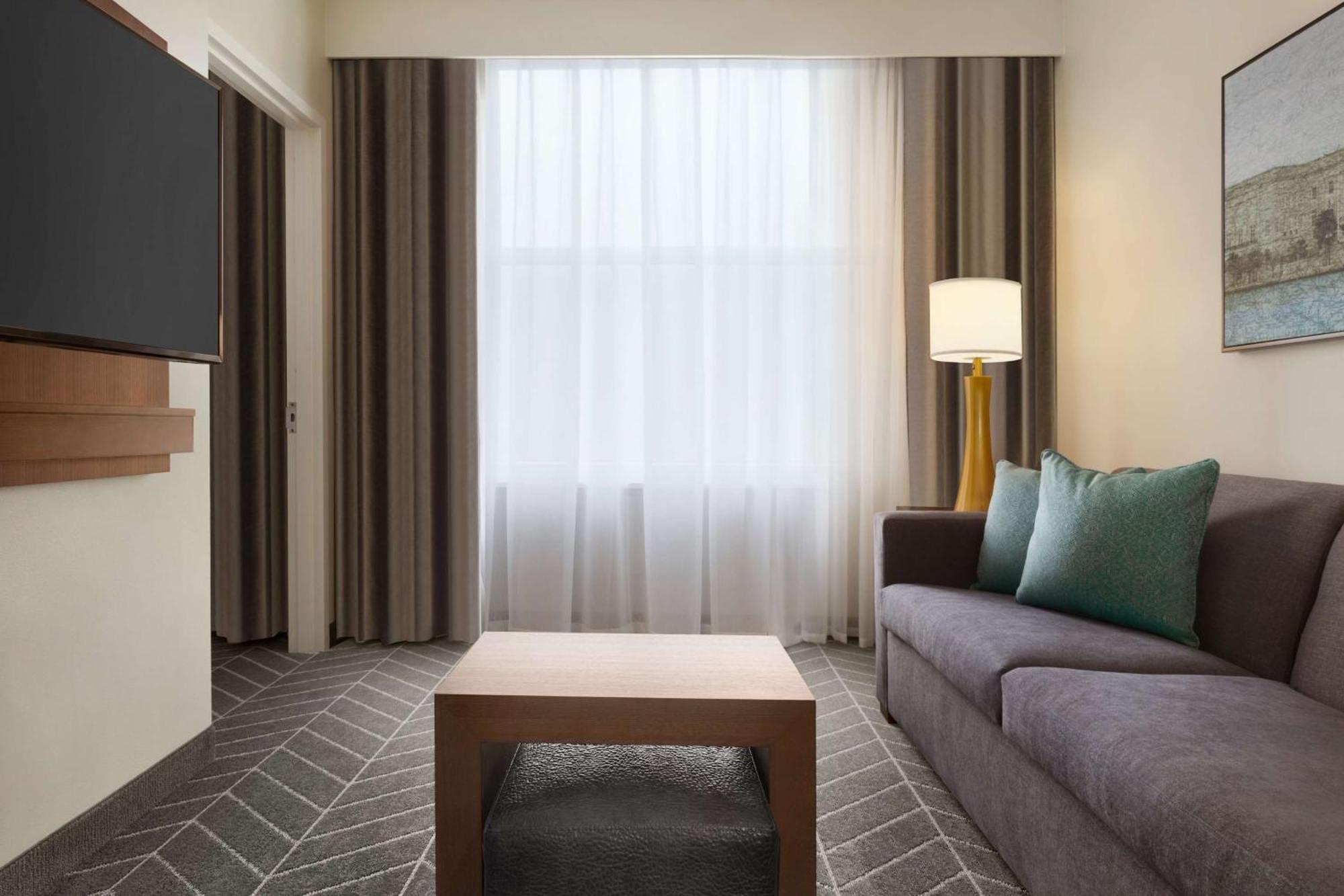 Embassy Suites By Hilton Wilmington Riverfront Екстериор снимка