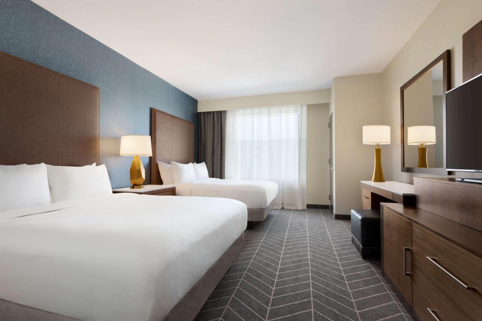 Embassy Suites By Hilton Wilmington Riverfront Екстериор снимка