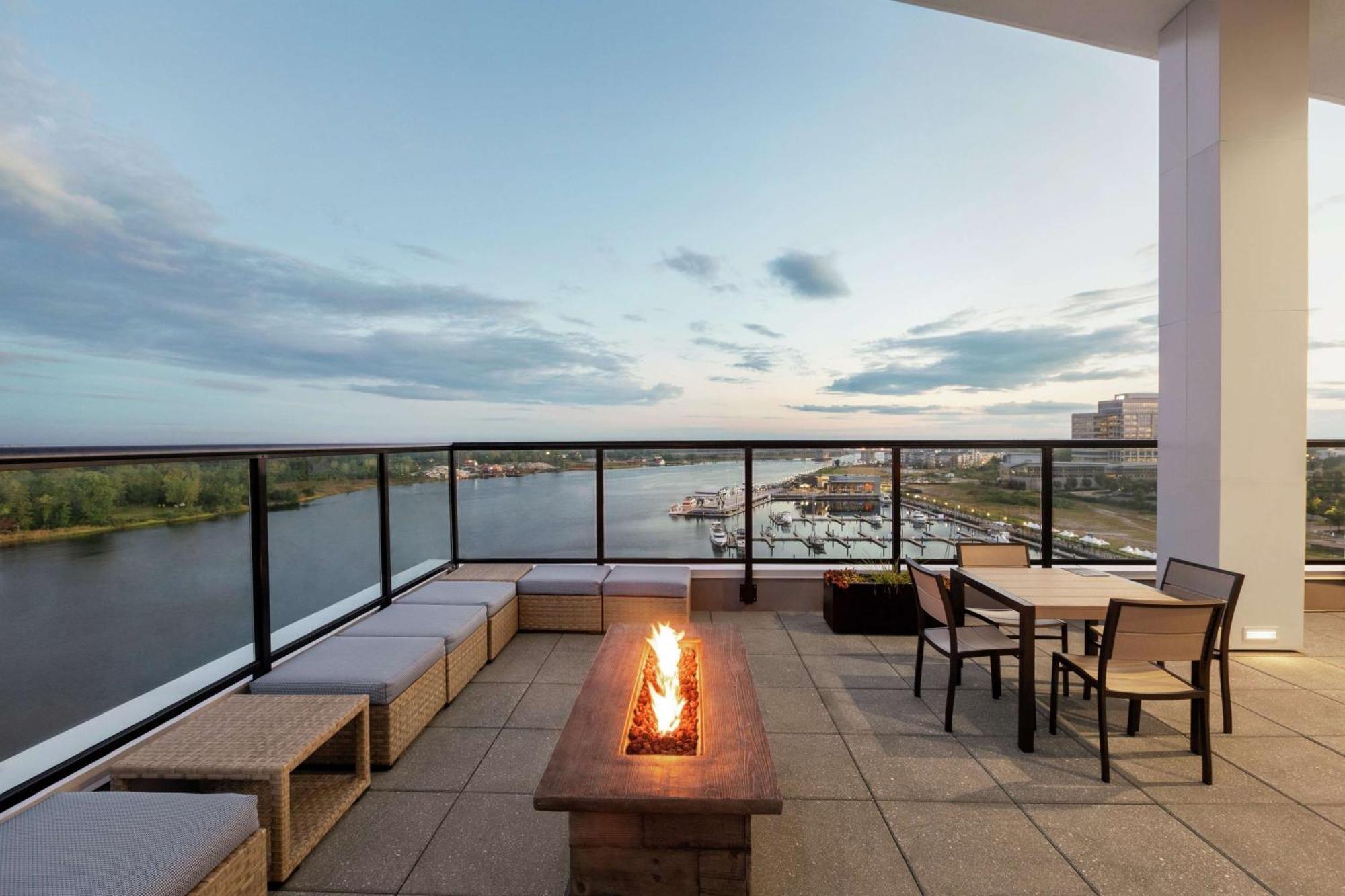 Embassy Suites By Hilton Wilmington Riverfront Екстериор снимка
