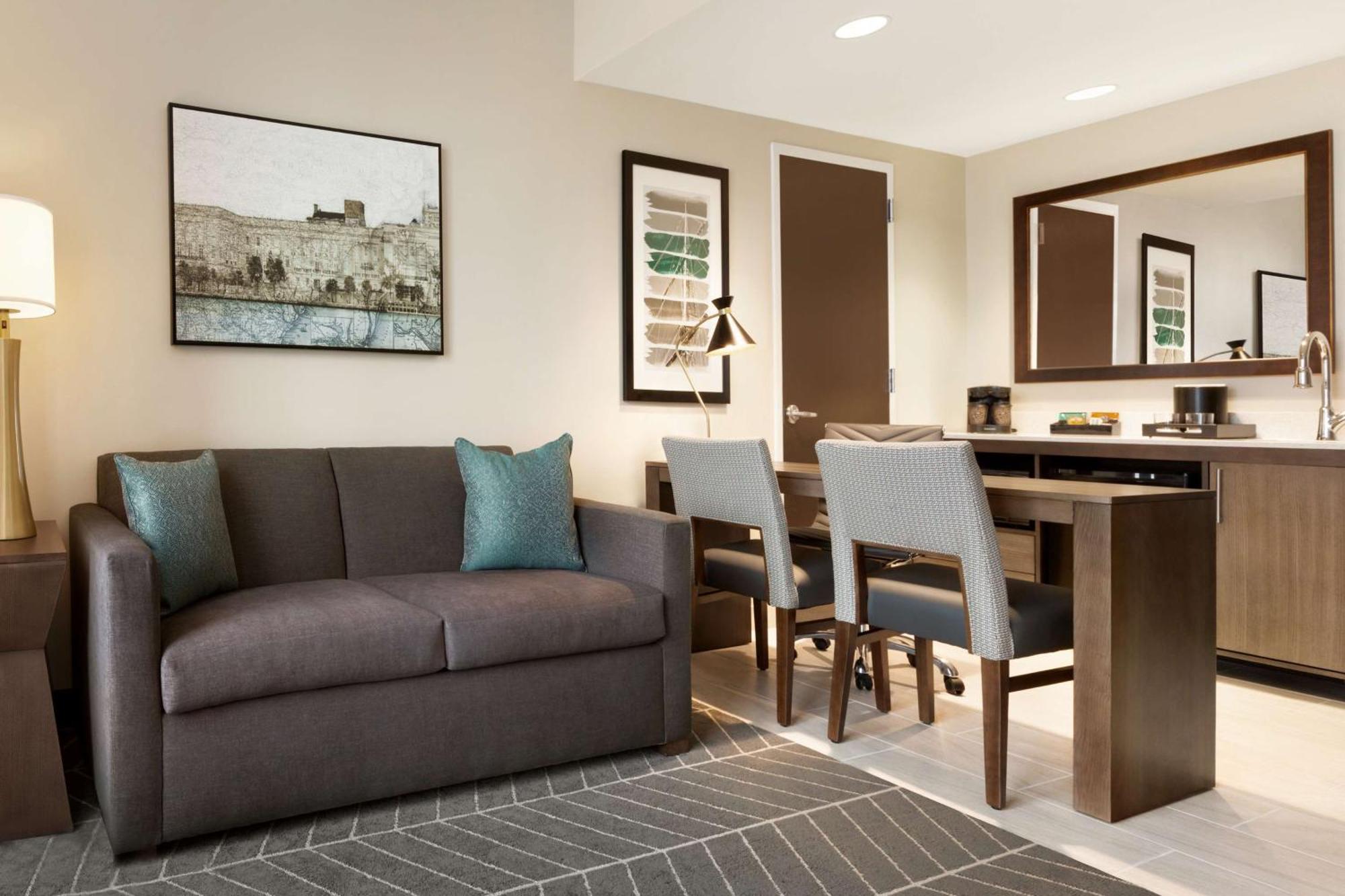 Embassy Suites By Hilton Wilmington Riverfront Екстериор снимка
