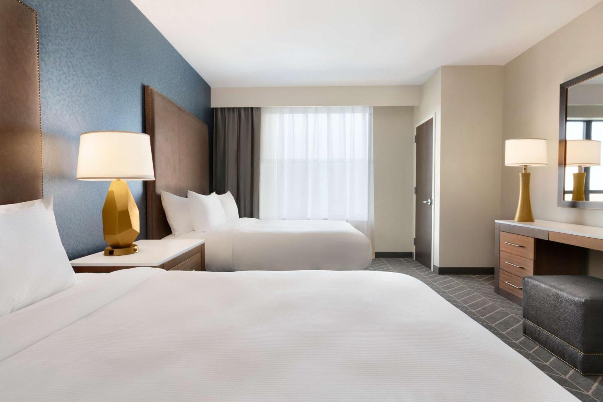 Embassy Suites By Hilton Wilmington Riverfront Екстериор снимка