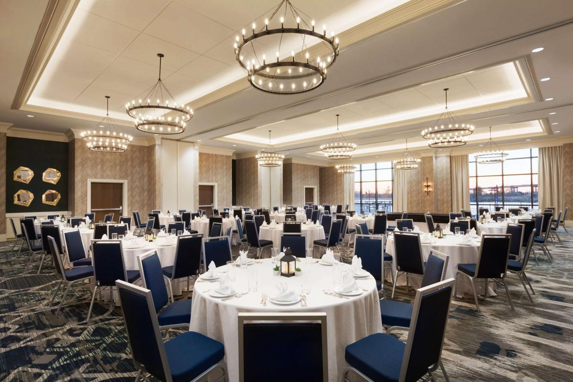 Embassy Suites By Hilton Wilmington Riverfront Екстериор снимка