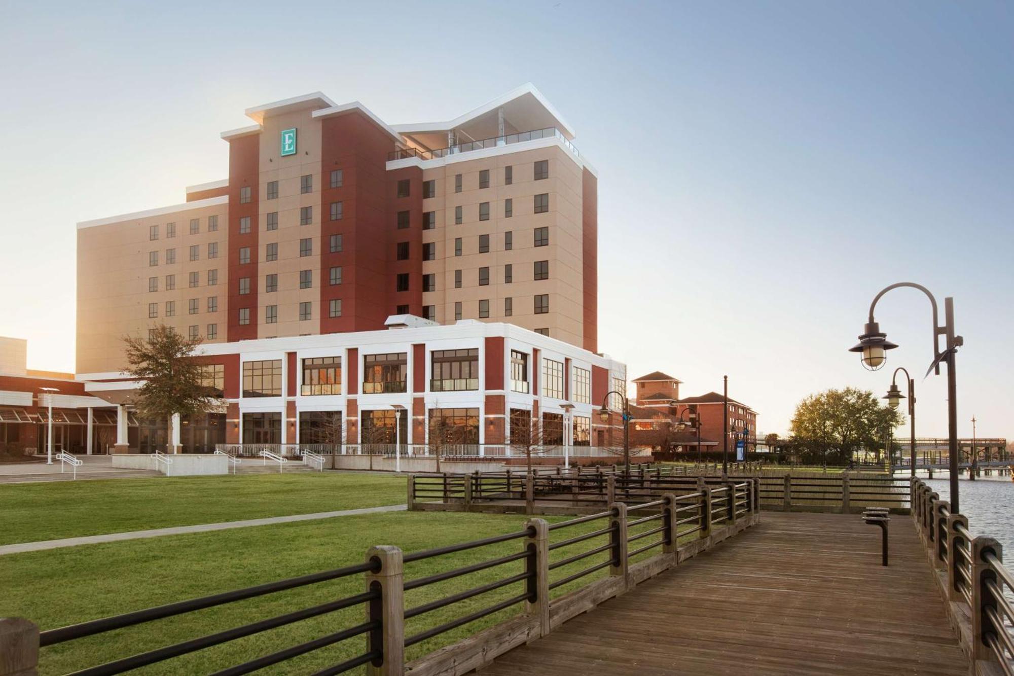 Embassy Suites By Hilton Wilmington Riverfront Екстериор снимка